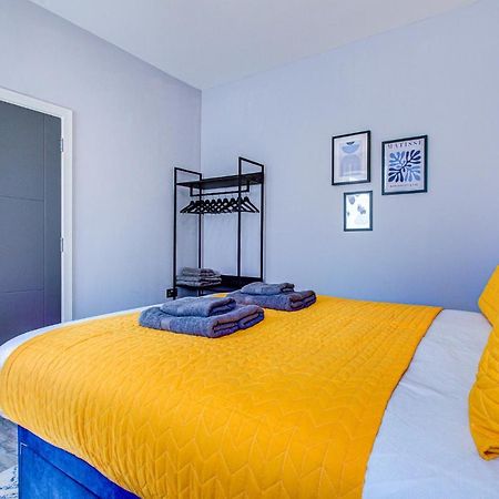 Spacious And Modern 1 Bed 1 Bath Apartment In The Heart Of Истбурн Экстерьер фото