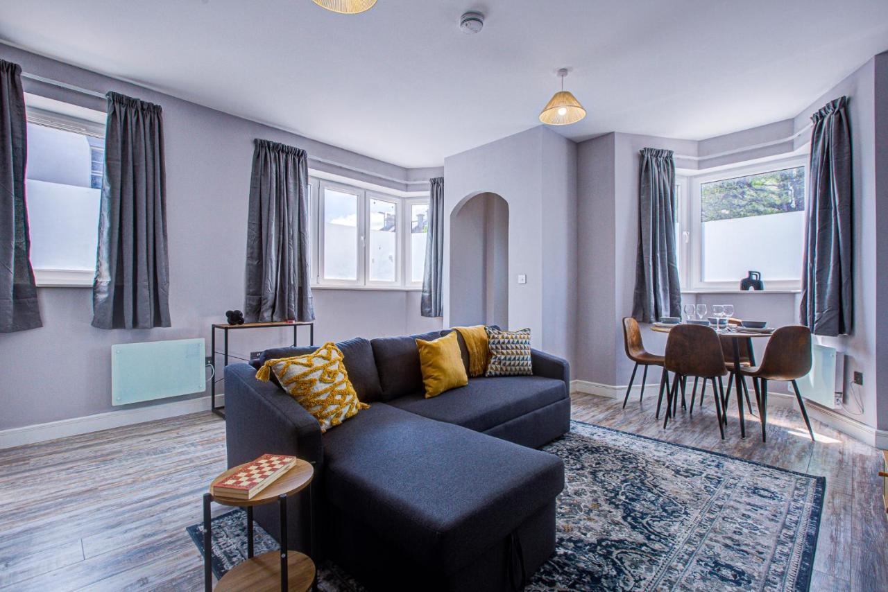 Spacious And Modern 1 Bed 1 Bath Apartment In The Heart Of Истбурн Экстерьер фото