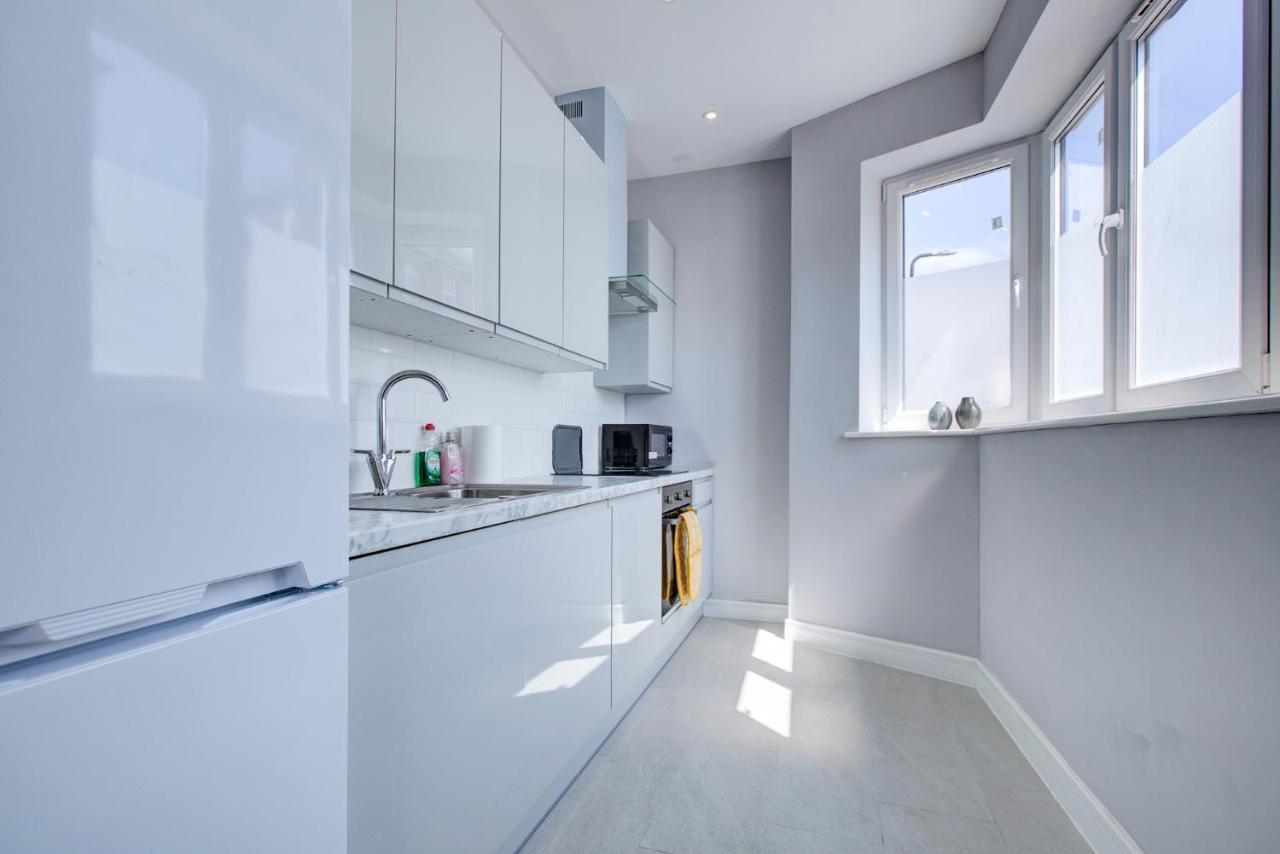 Spacious And Modern 1 Bed 1 Bath Apartment In The Heart Of Истбурн Экстерьер фото