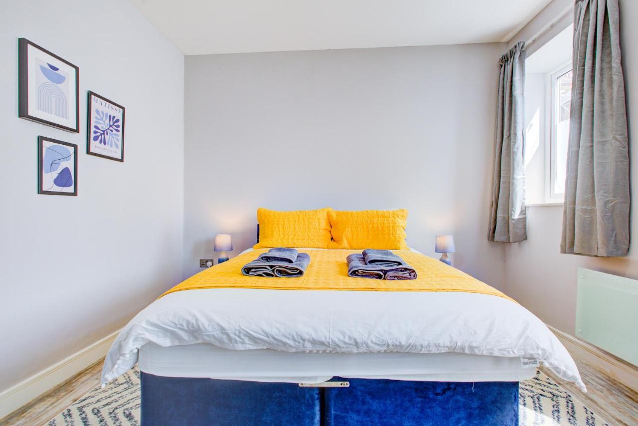 Spacious And Modern 1 Bed 1 Bath Apartment In The Heart Of Истбурн Экстерьер фото