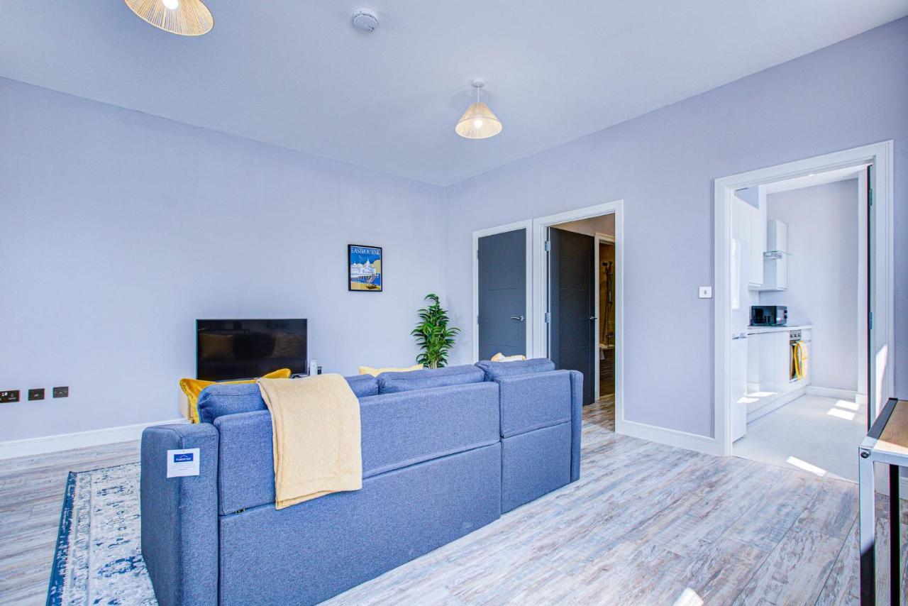 Spacious And Modern 1 Bed 1 Bath Apartment In The Heart Of Истбурн Экстерьер фото