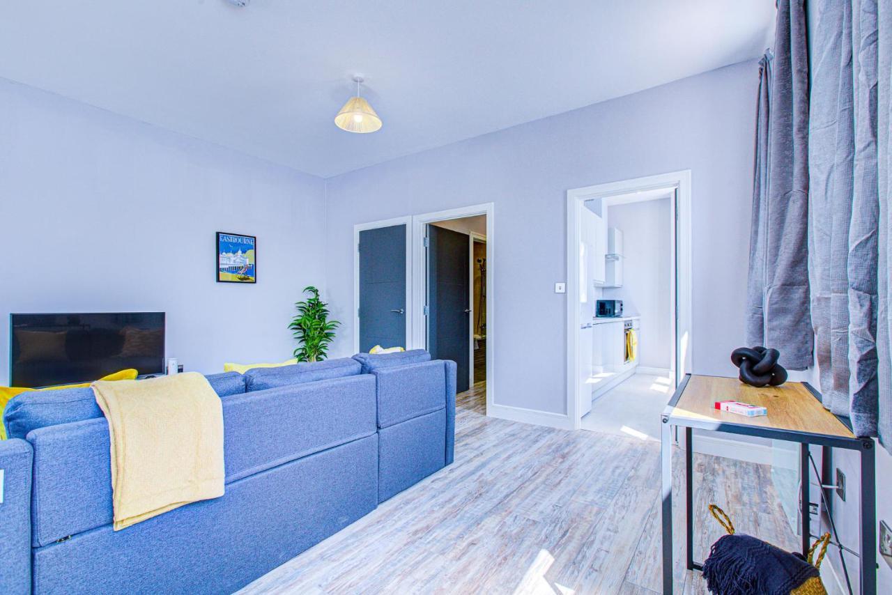 Spacious And Modern 1 Bed 1 Bath Apartment In The Heart Of Истбурн Экстерьер фото