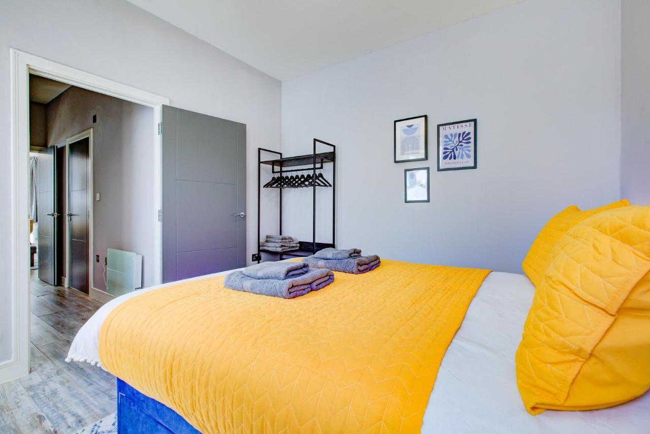 Spacious And Modern 1 Bed 1 Bath Apartment In The Heart Of Истбурн Экстерьер фото